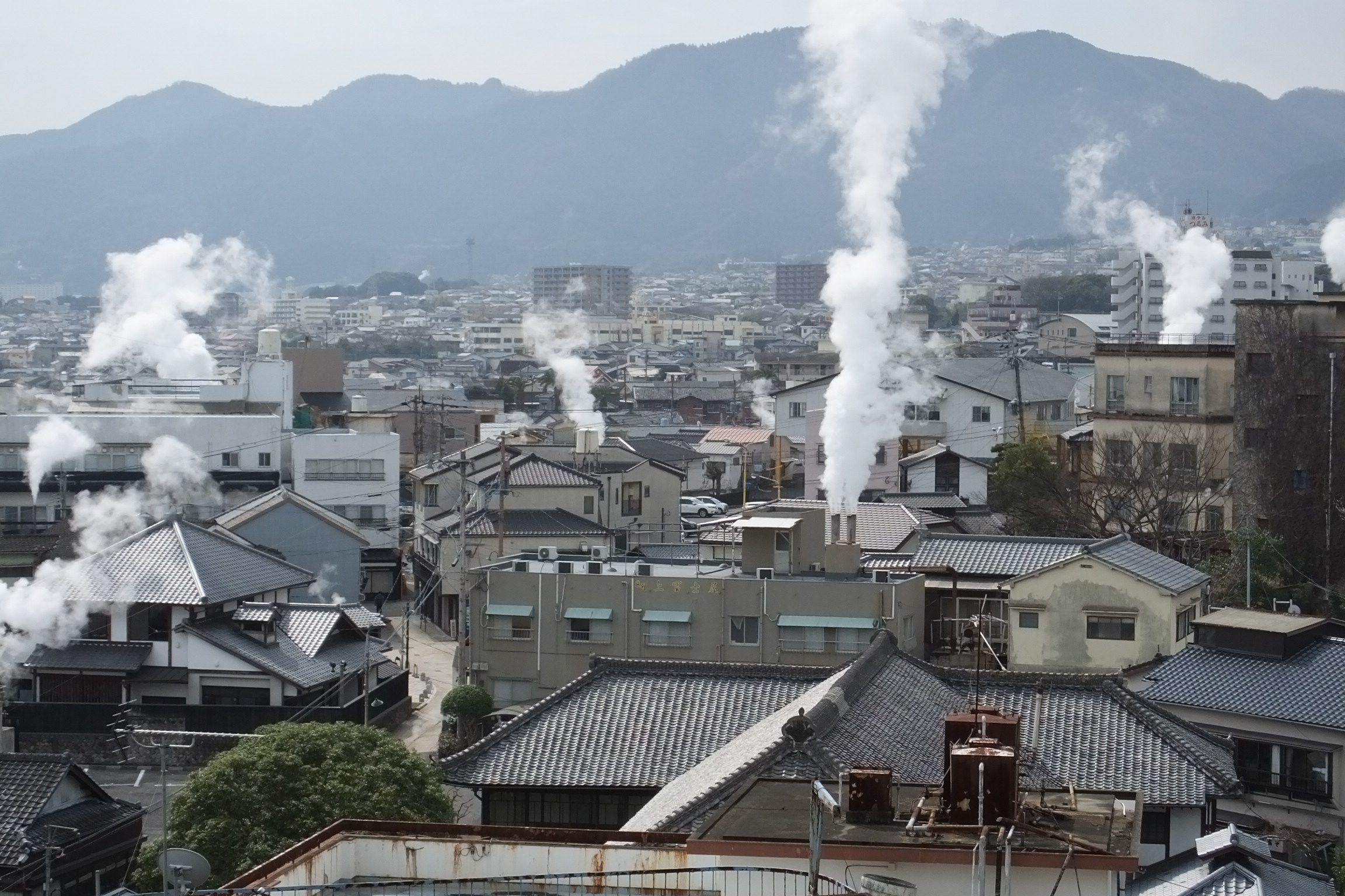 鉄輪温泉の全景