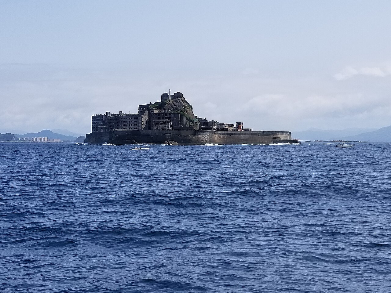 軍艦島ツアーの外観
