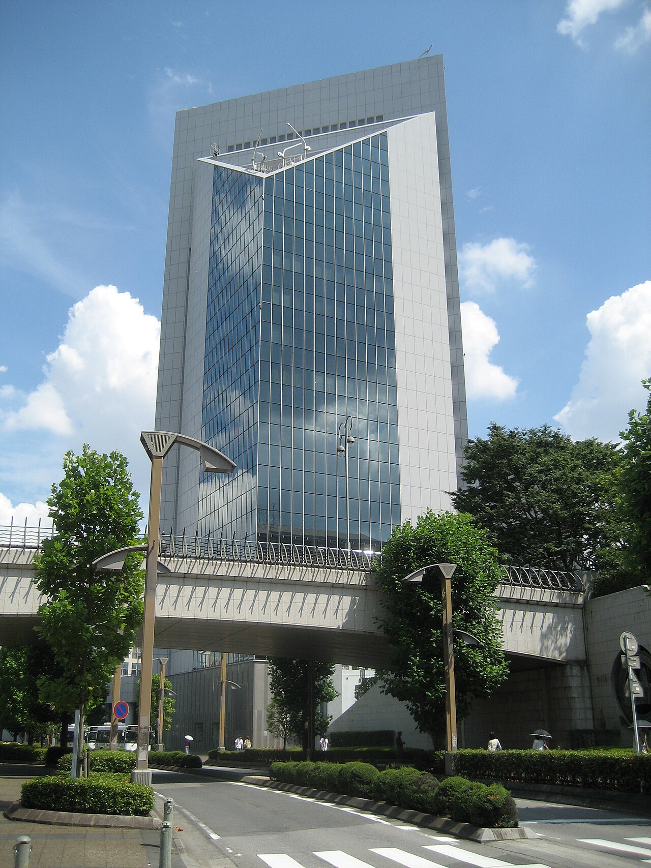 川口総合文化センター リリアの外観