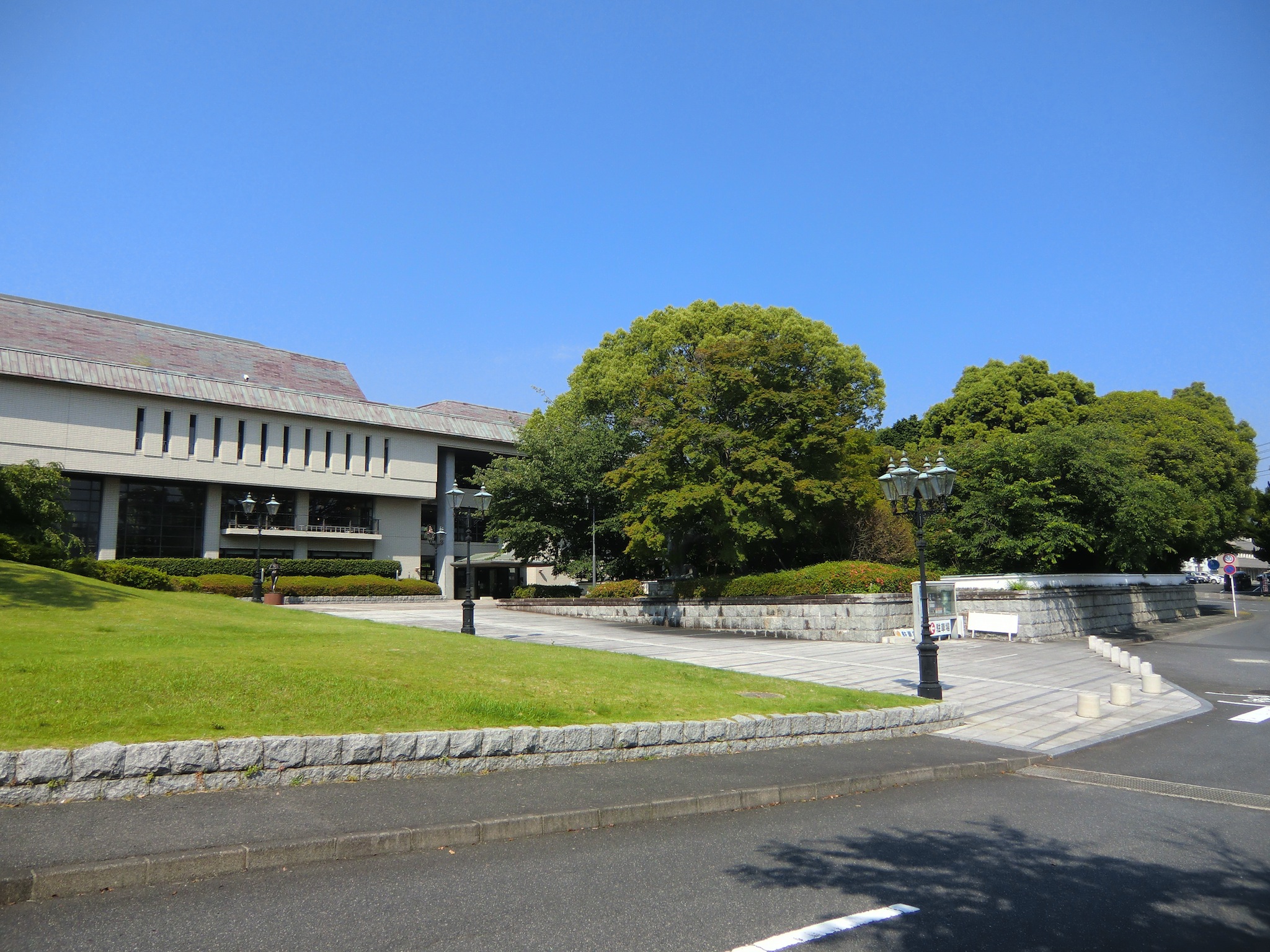 周南市文化会館の外観