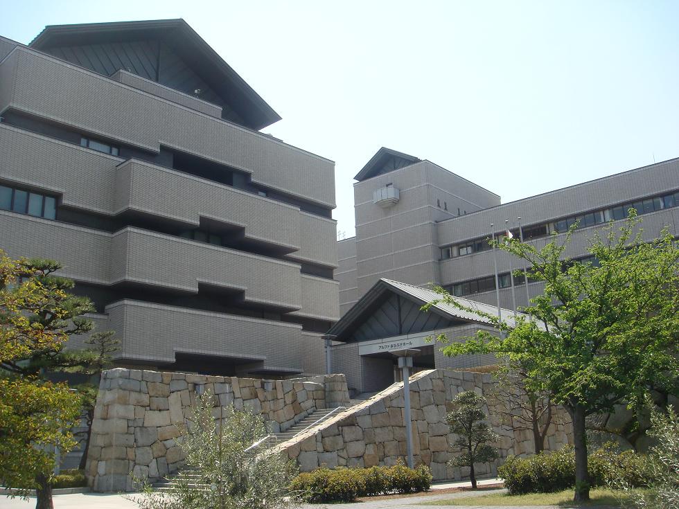 レクザムホールの外観