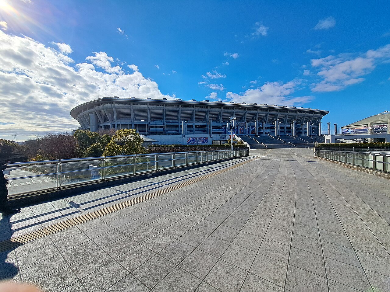 日産スタジアムの外観