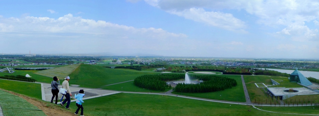 モエレ沼公園のモエレ山（夏）