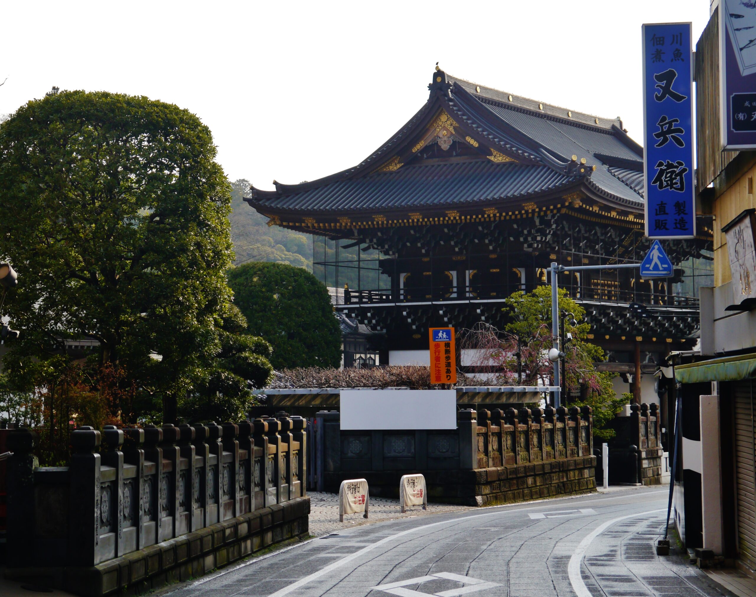 成田山新勝寺の総門