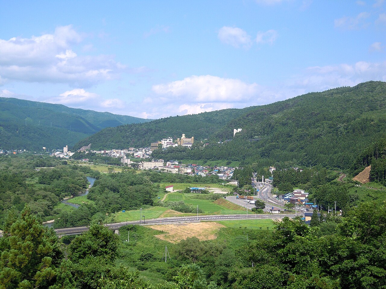 鳴子温泉郷の遠景