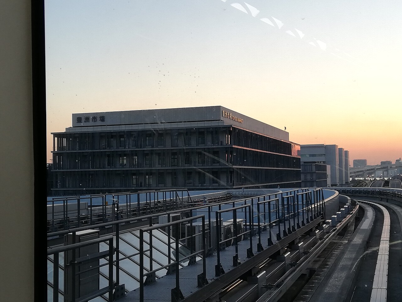 豊洲市場の外観