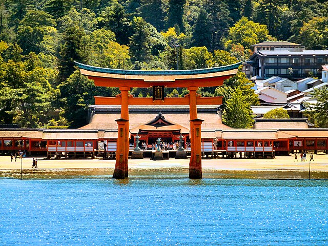 厳島神社の大鳥居