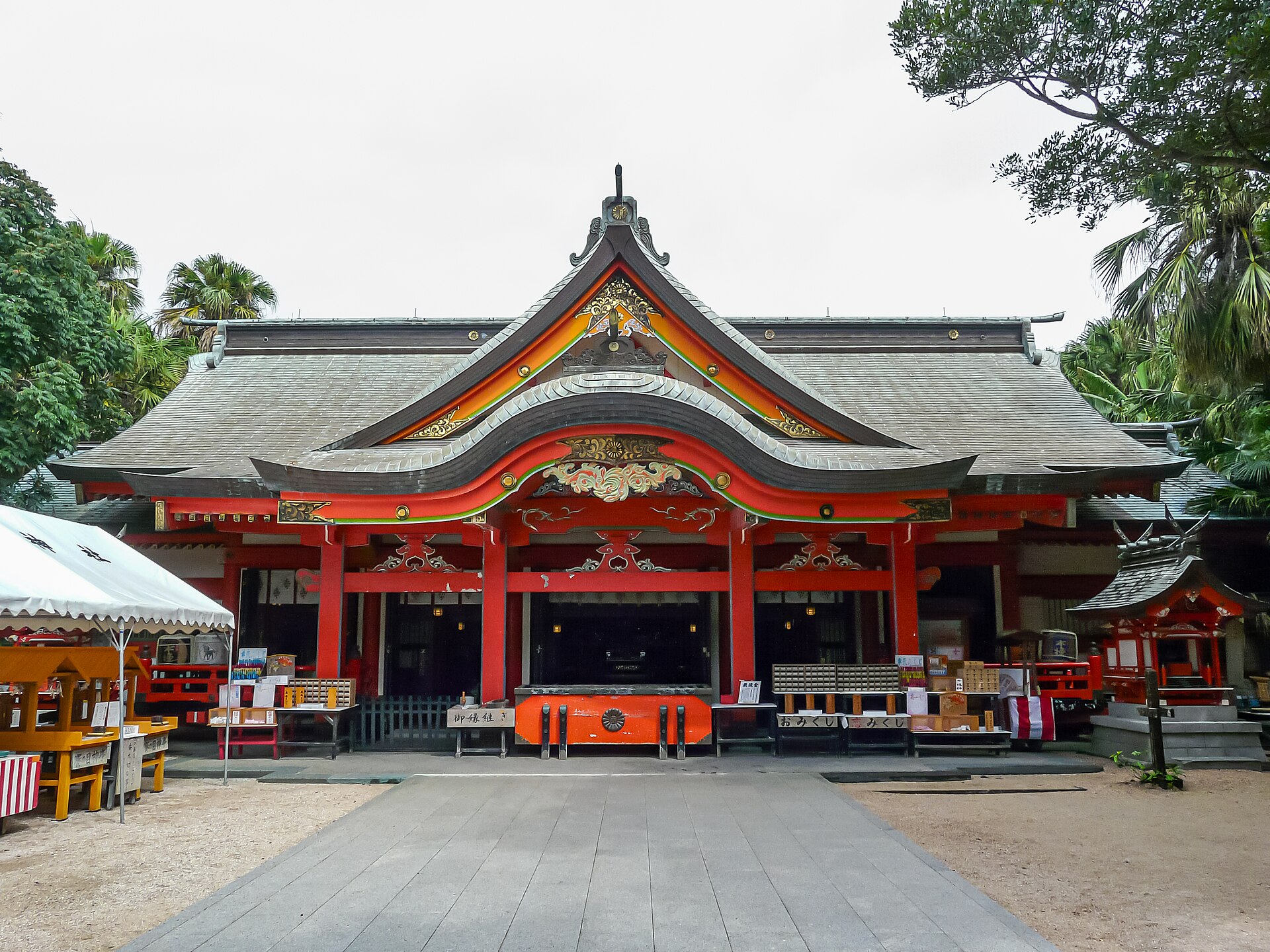 青島神社の本殿（拝殿）