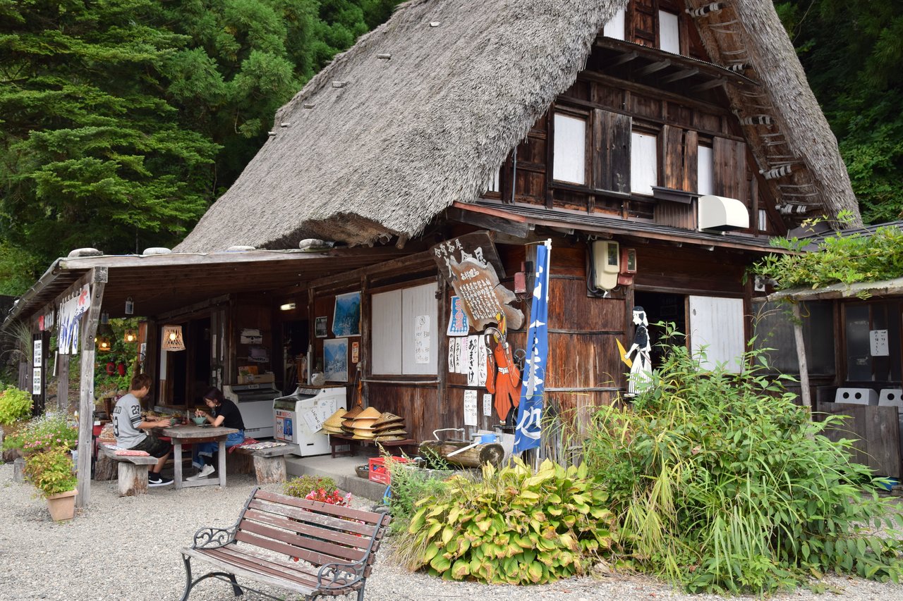 五箇山の伝統的な合掌造り家屋