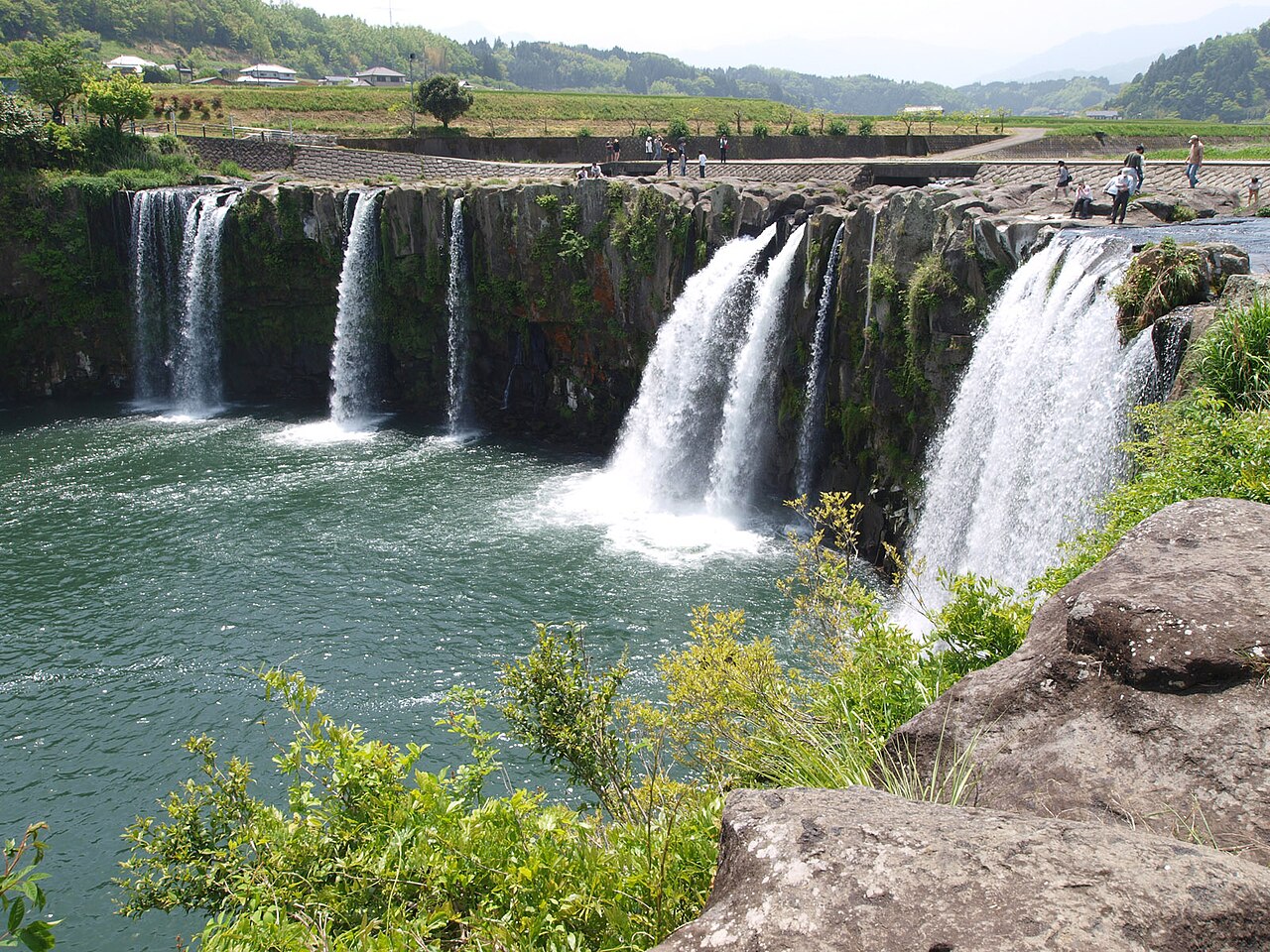 原尻の滝の遠景