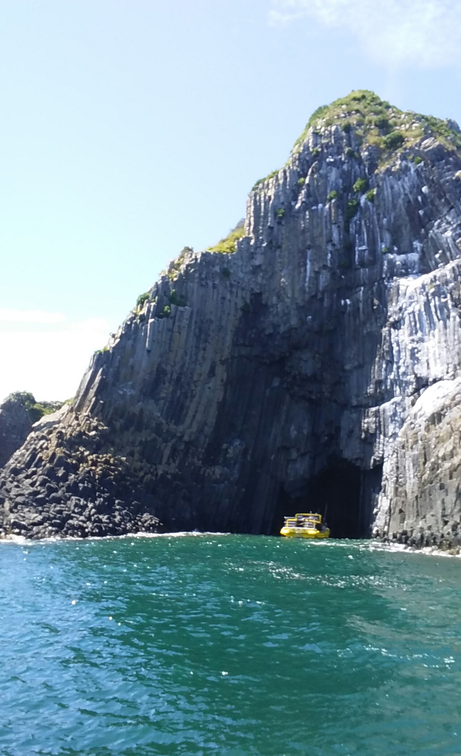 糸島・芥屋の大門の海蝕洞