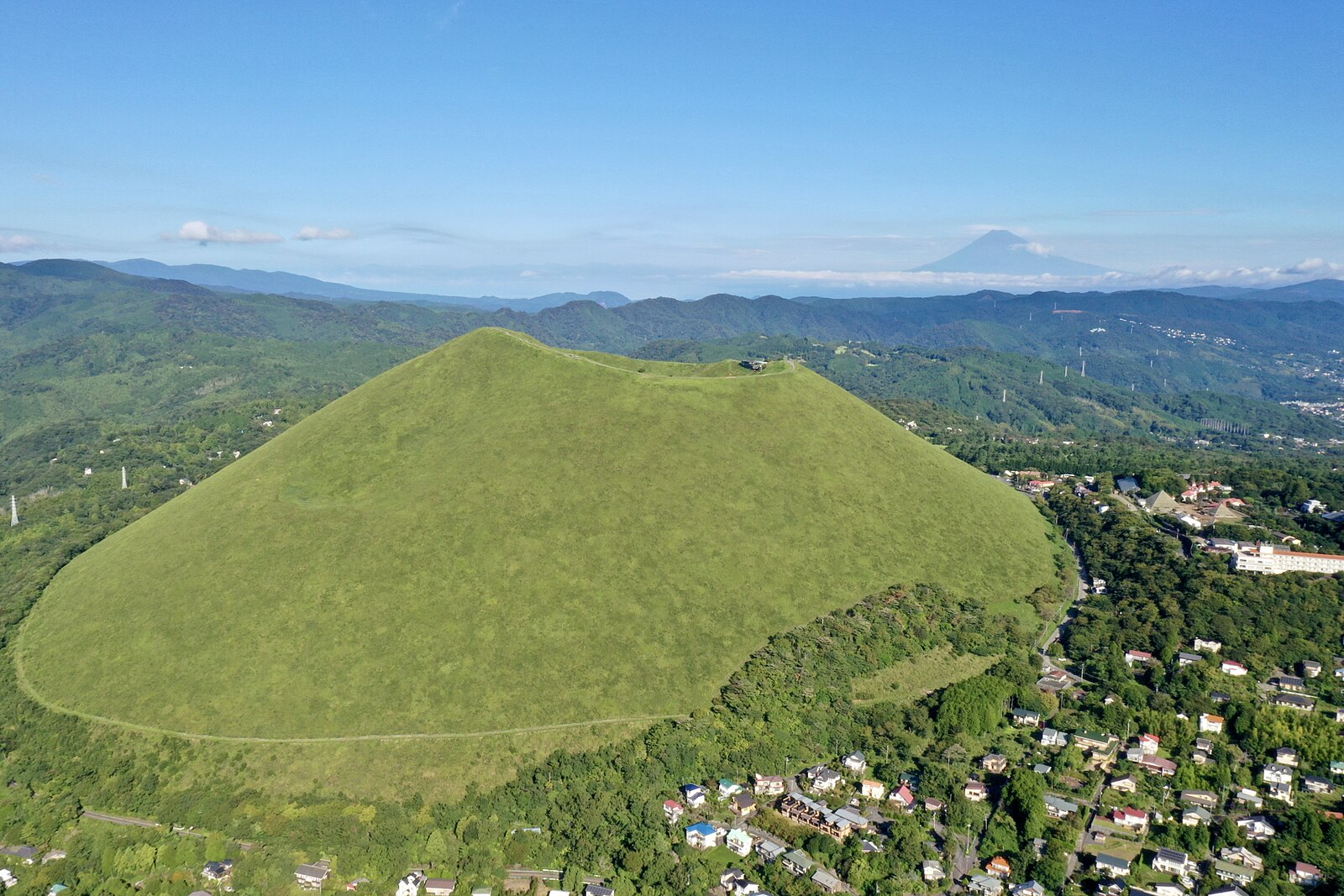 伊豆高原 大室山と富士山