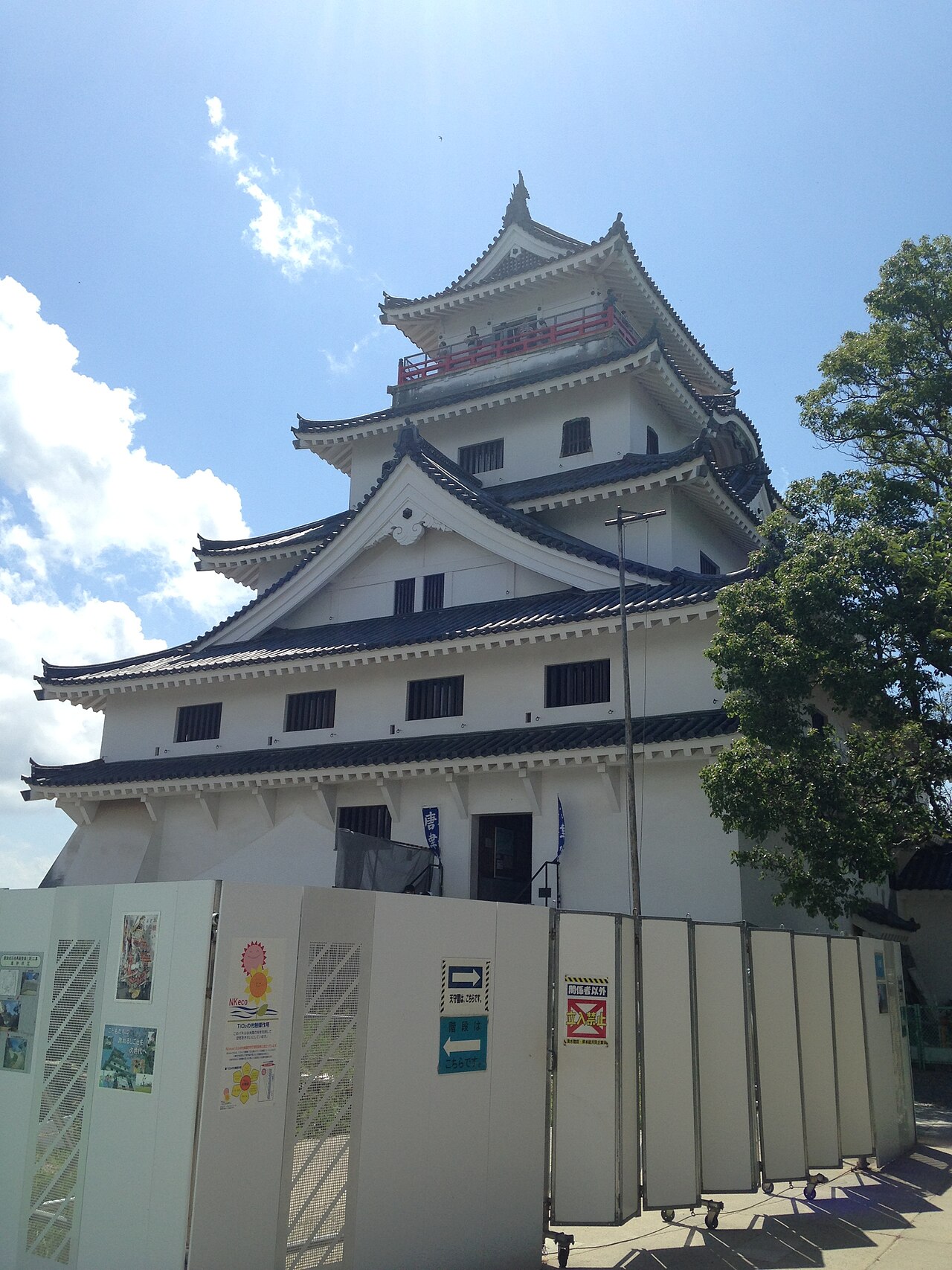 唐津城天守閣の近景