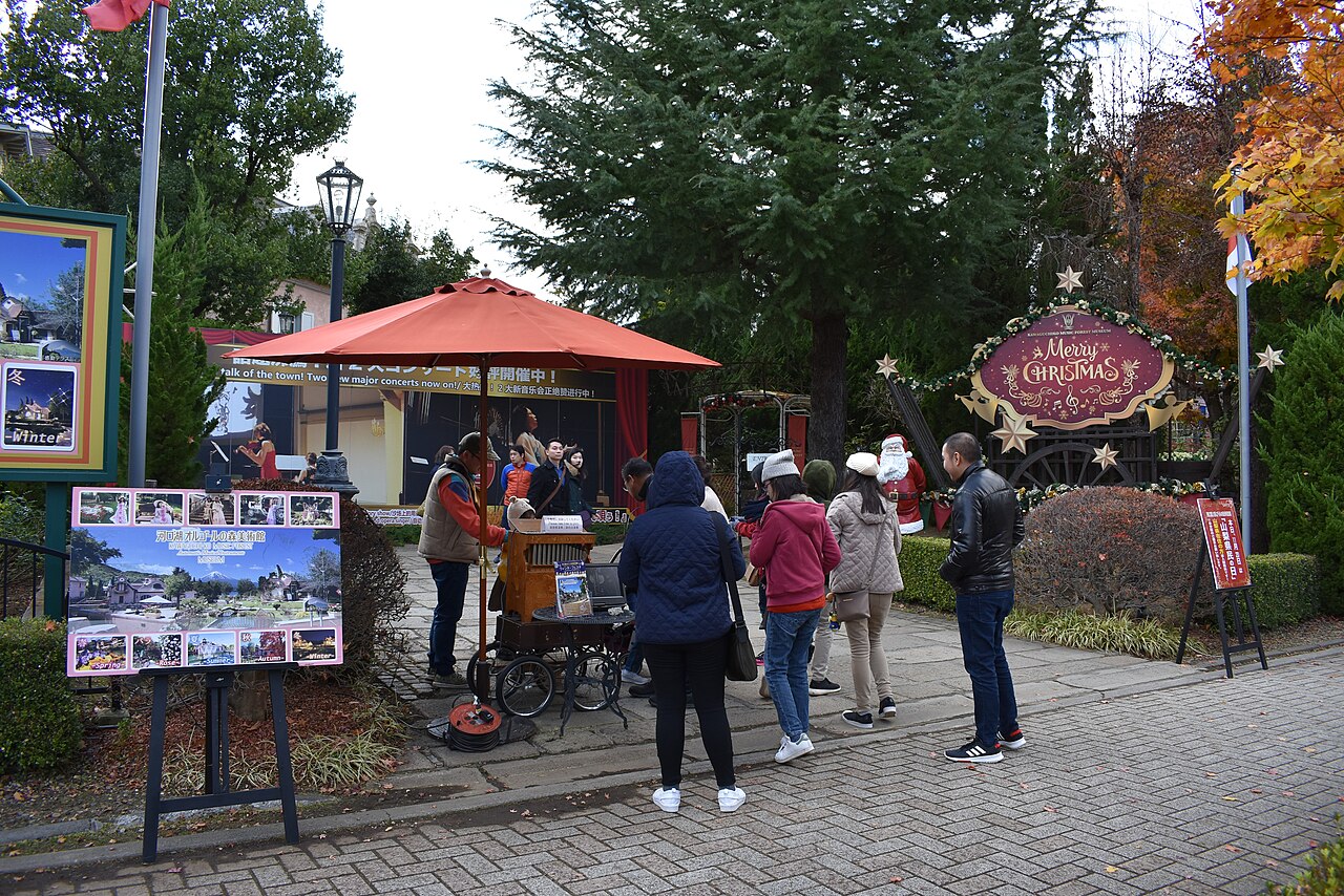 河口湖オルゴールの森美術館の外観
