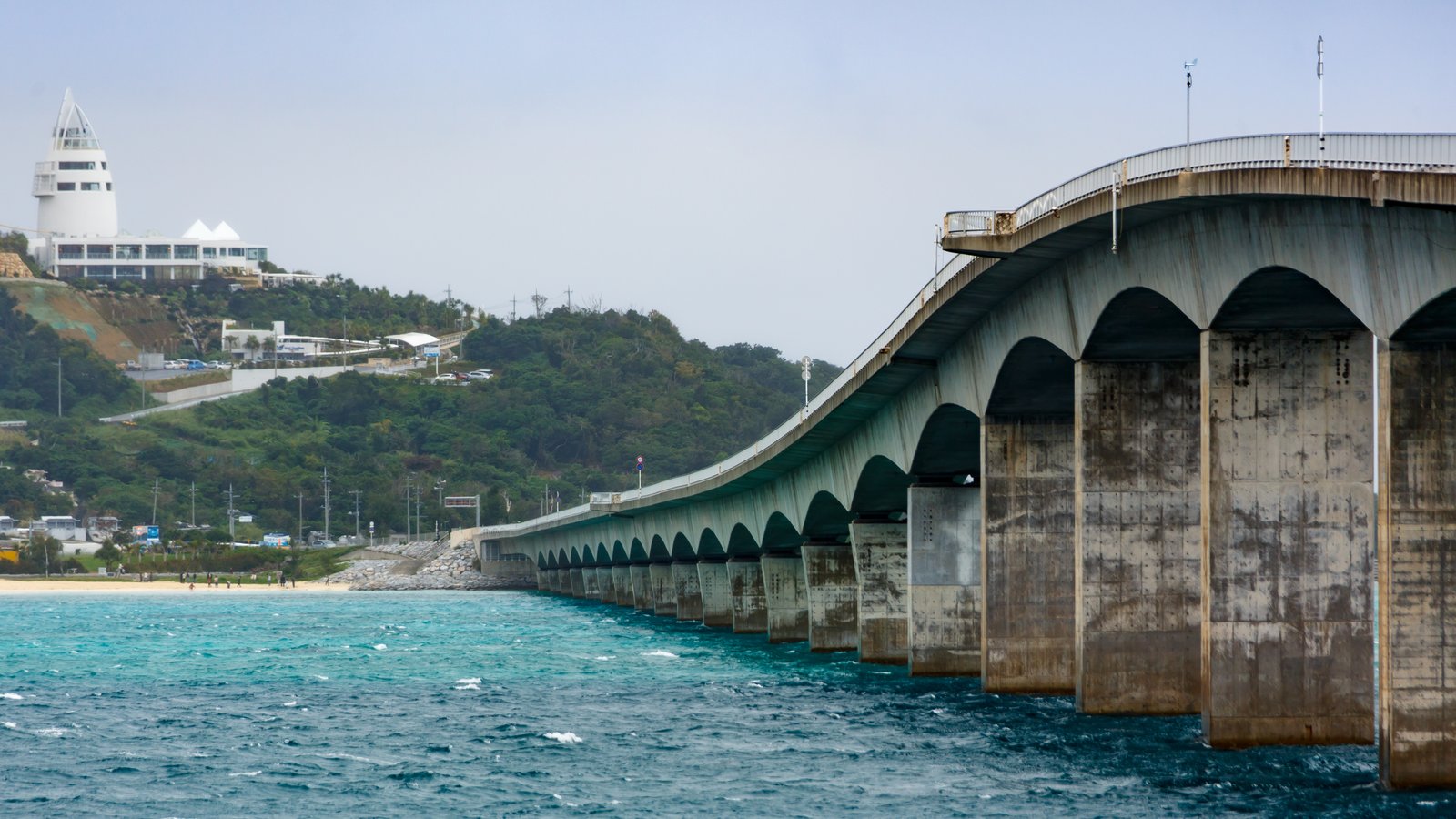 古宇利大橋と古宇利島の海