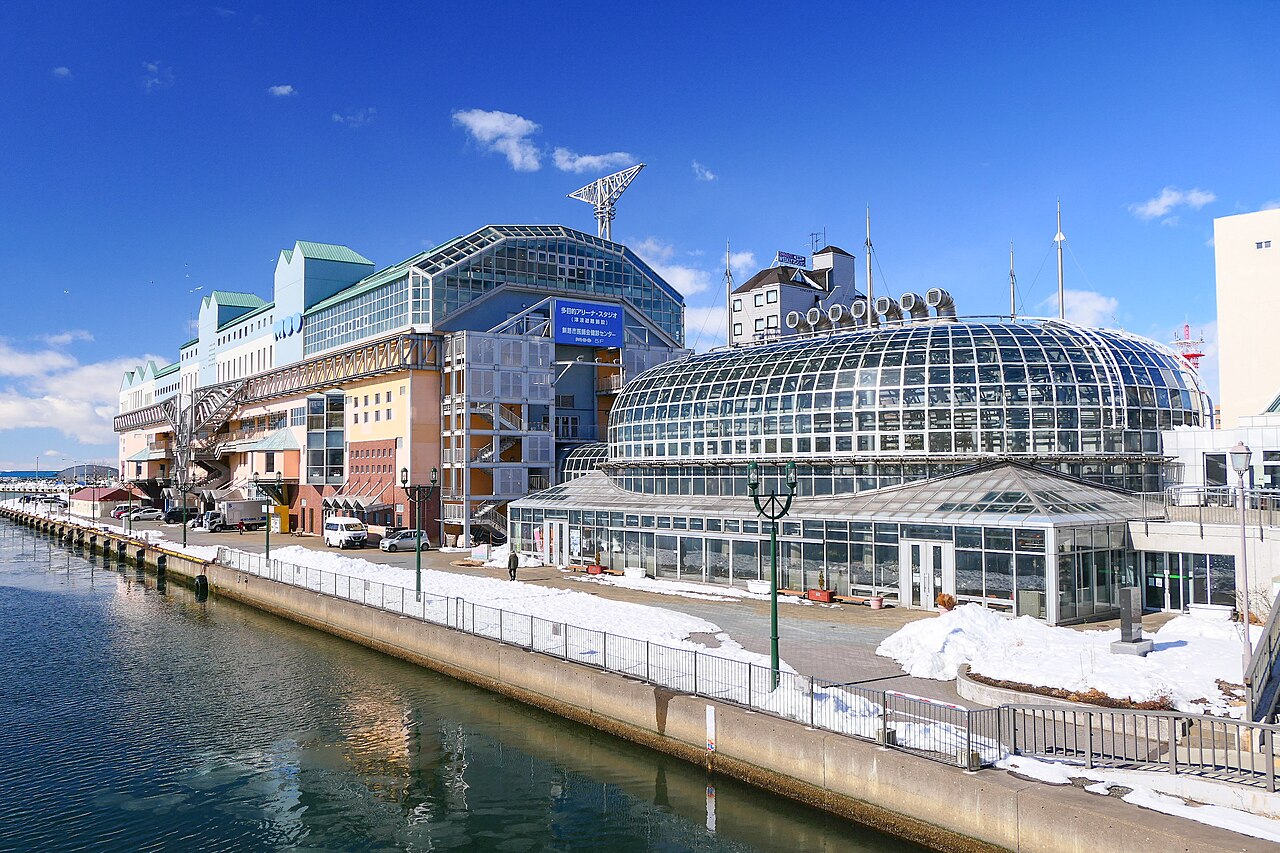 釧路フィッシャーマンズワーフMOOとEGG（くしろ水族館ぷくぷくが入る建物）