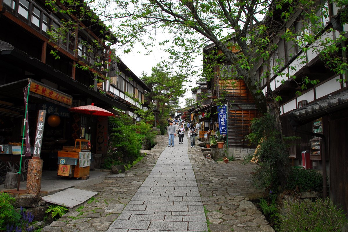 馬籠宿の石畳の坂道