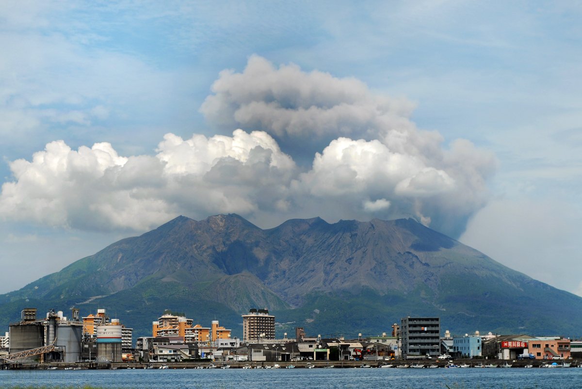 鹿児島市街と桜島の遠景