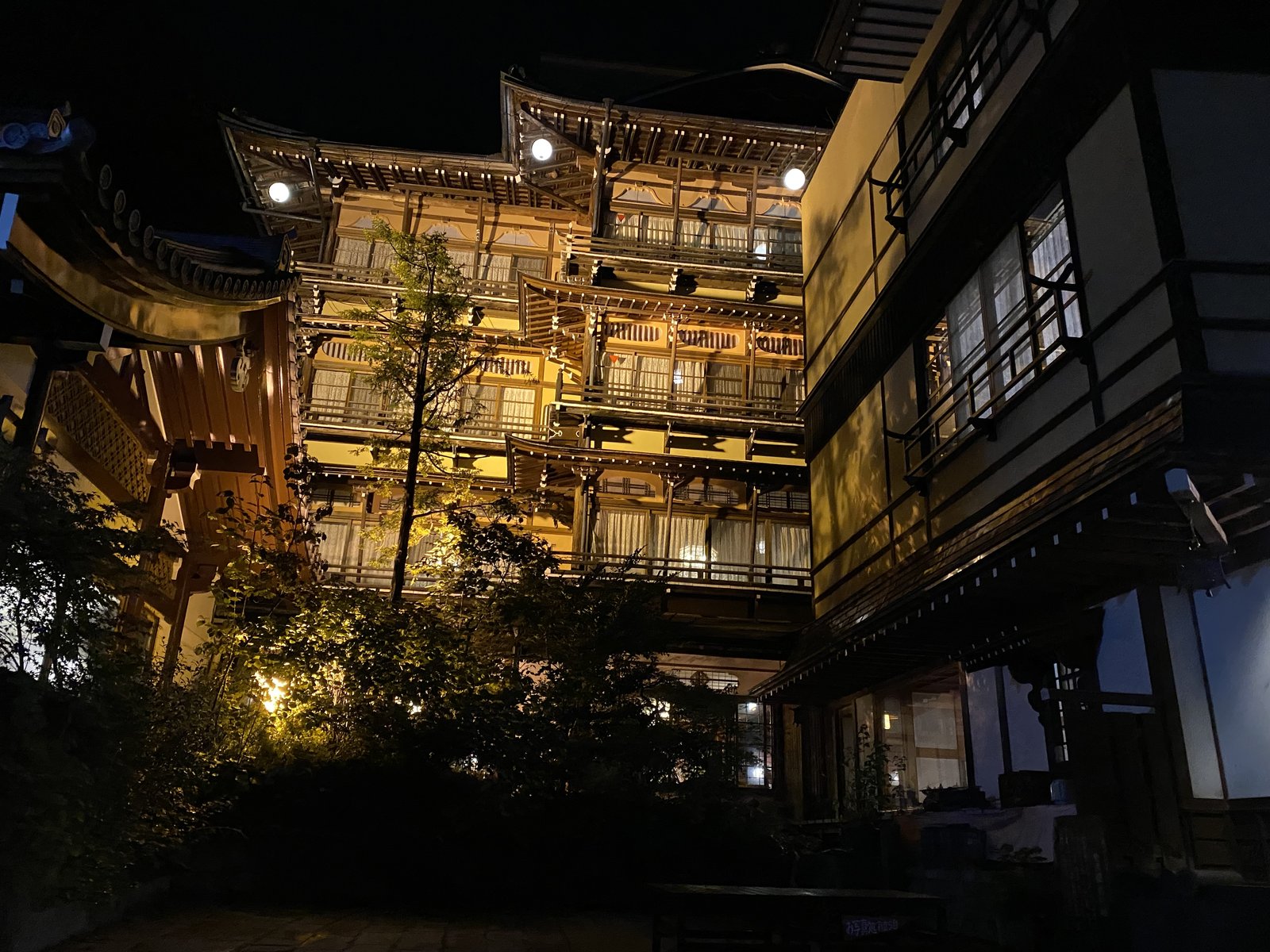渋温泉 金具屋の夜景