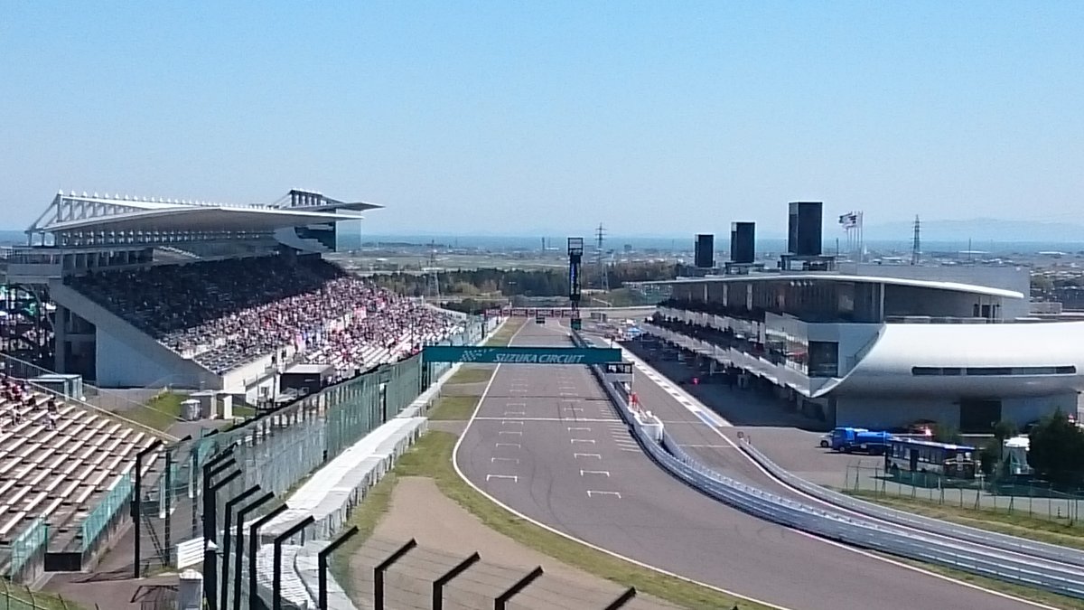 鈴鹿サーキットのメインストレート