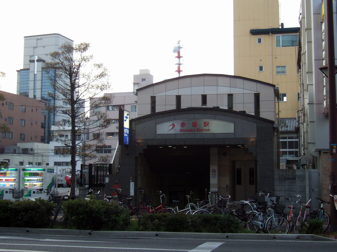福岡市営地下鉄空港線・赤坂駅周辺